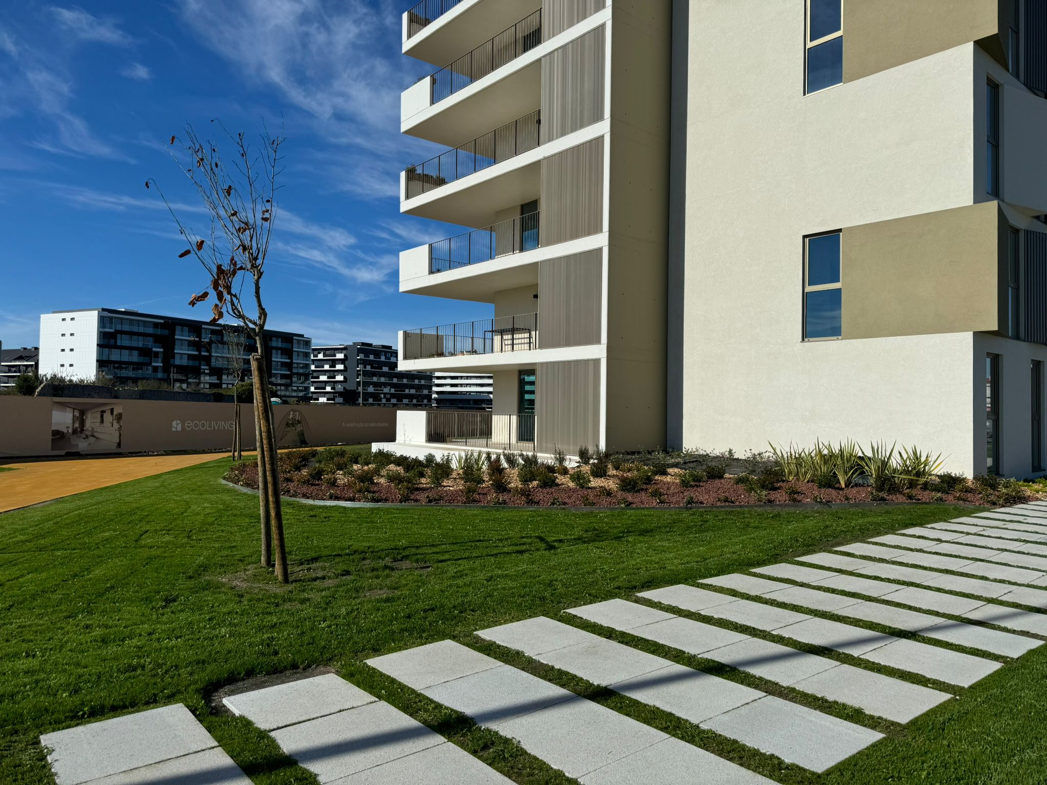 Construção de jardim de empreendimento